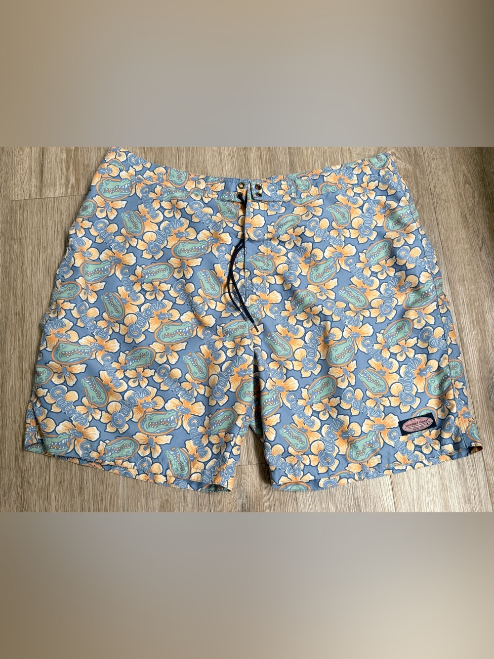 Vineyard Vines XL UF Gator Swim Board Short W42” L8”  Beach Tropical Hawaii NWOT